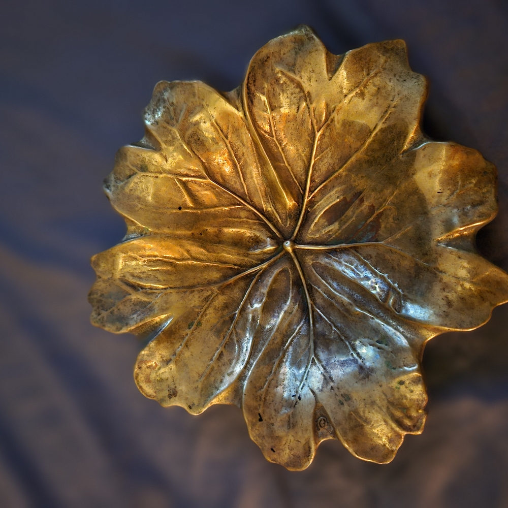 Gold Leaf-Shaped Decorative Dish